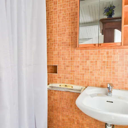 Tatil Evi 300 M De La - Jardin - Maison Pour 6 *